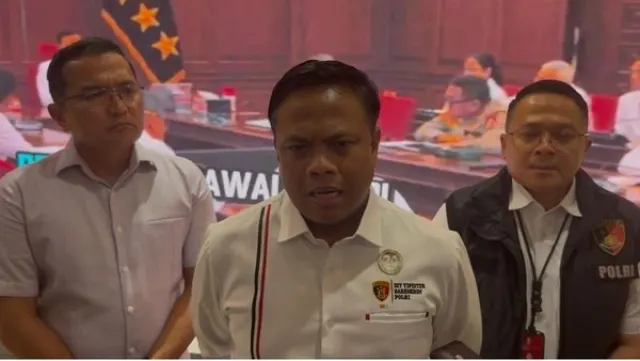 Polri Telisik Korporasi Terlibat Karhutla di Indonesia: Kami Kejar!  Baca artikel detiknews, "Polri Telisik Korporasi Terlibat Karhutla di Indonesia: Kami Kejar!" — News