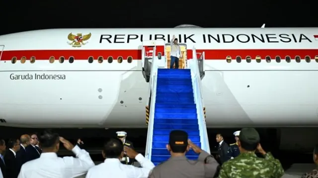 Prabowo Bertolak ke Rusia Penuhi Undangan Putin Jadi Tamu Kehormatan Utama EEF  Baca artikel detiknews, "Prabowo Bertolak ke Rusia Penuhi Undangan Putin Jadi Tamu Kehormatan Utama EEF" — News